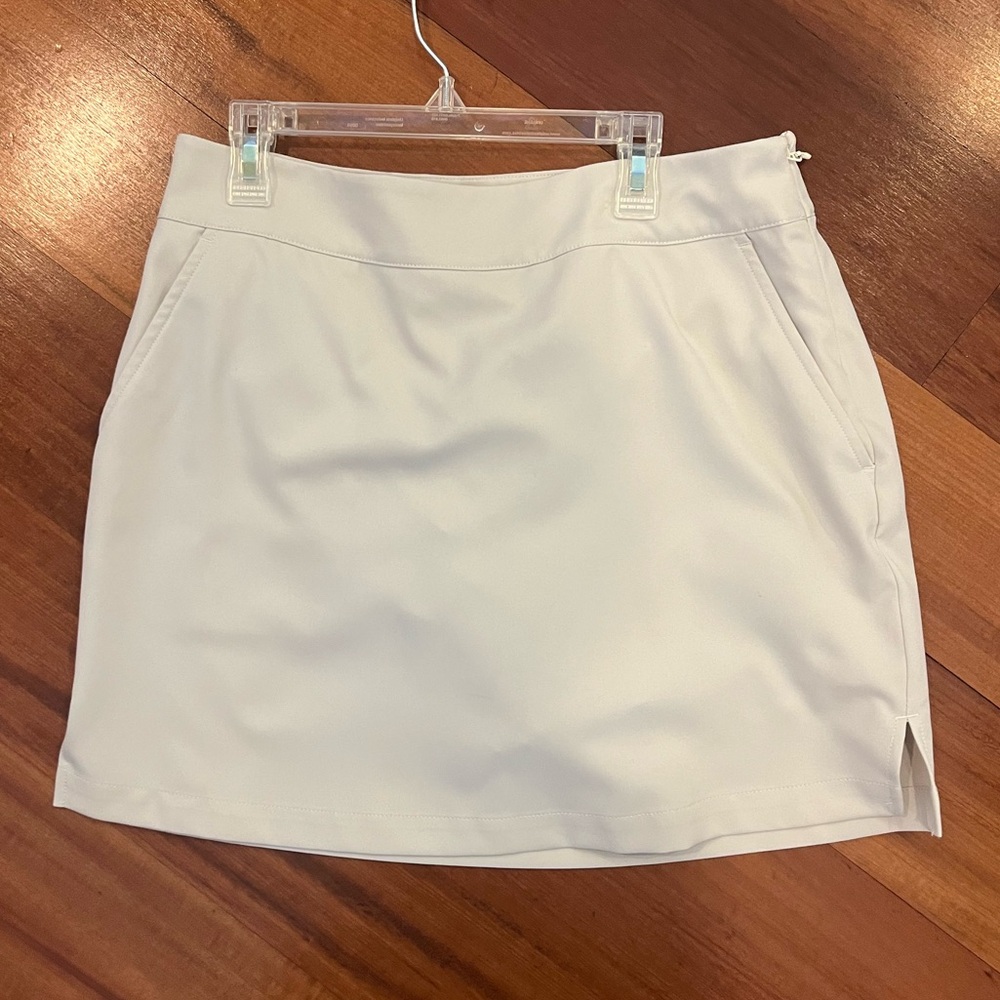 Vineyard Vines Khaki Golf Skirt Size 4